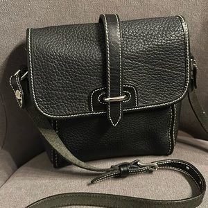 Dooney & Bourke East West flap crossbody bag Vintage Model P191 Authentic